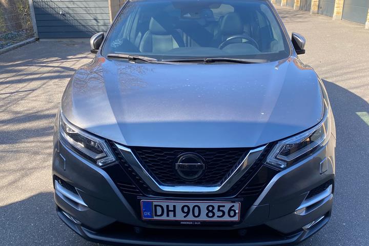 Grå Nissan Qashqai fra 2018