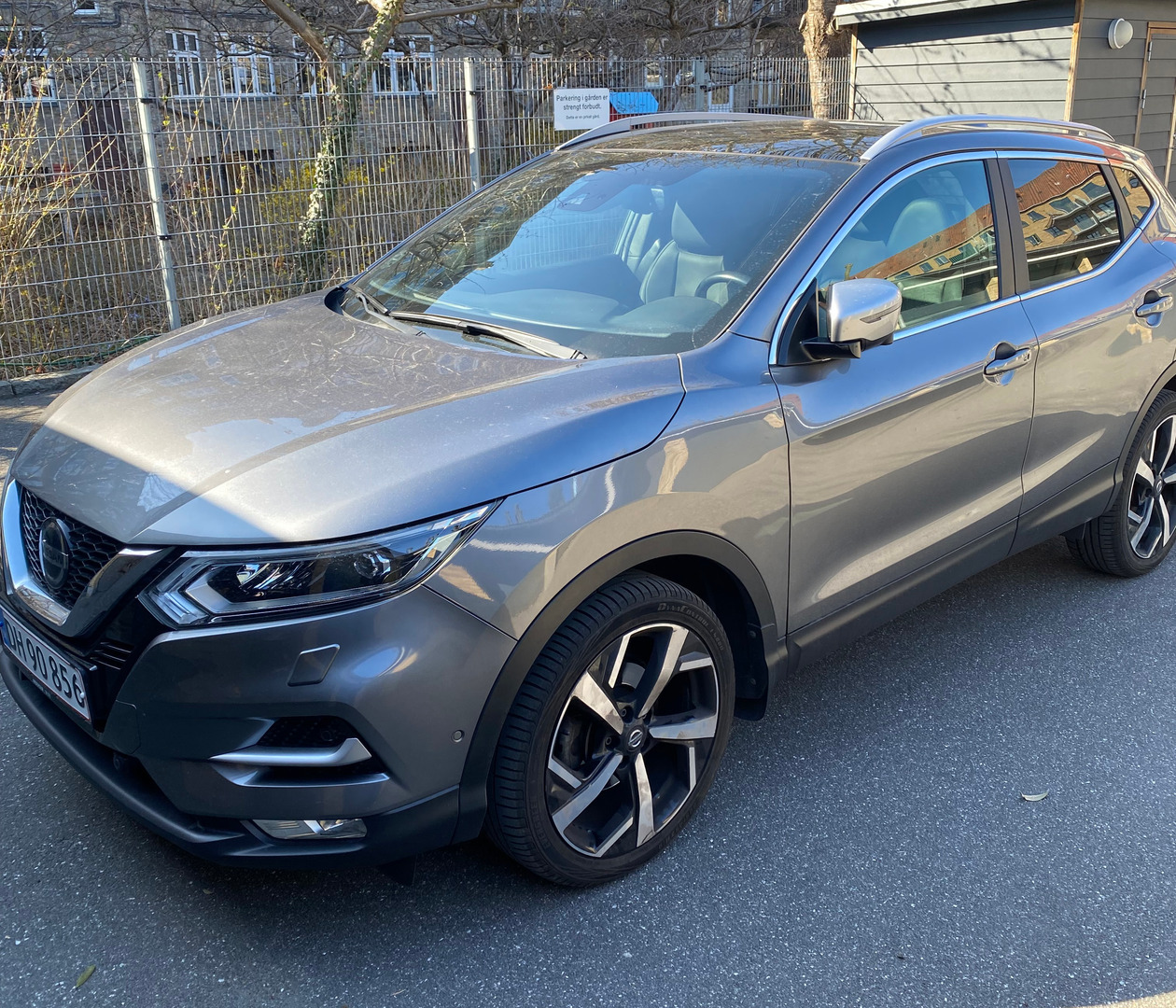 Grå Nissan Qashqai fra 2018