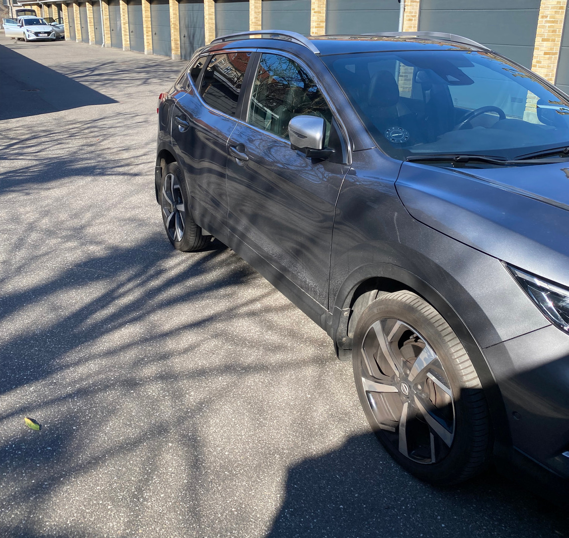 Grå Nissan Qashqai fra 2018