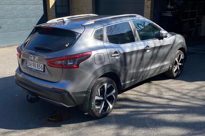 Grå Nissan Qashqai fra 2018