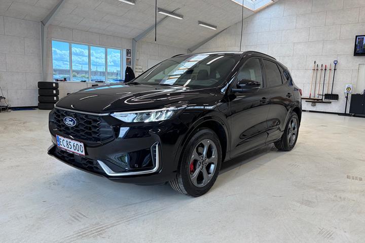 Sort Ford Kuga fra 2024