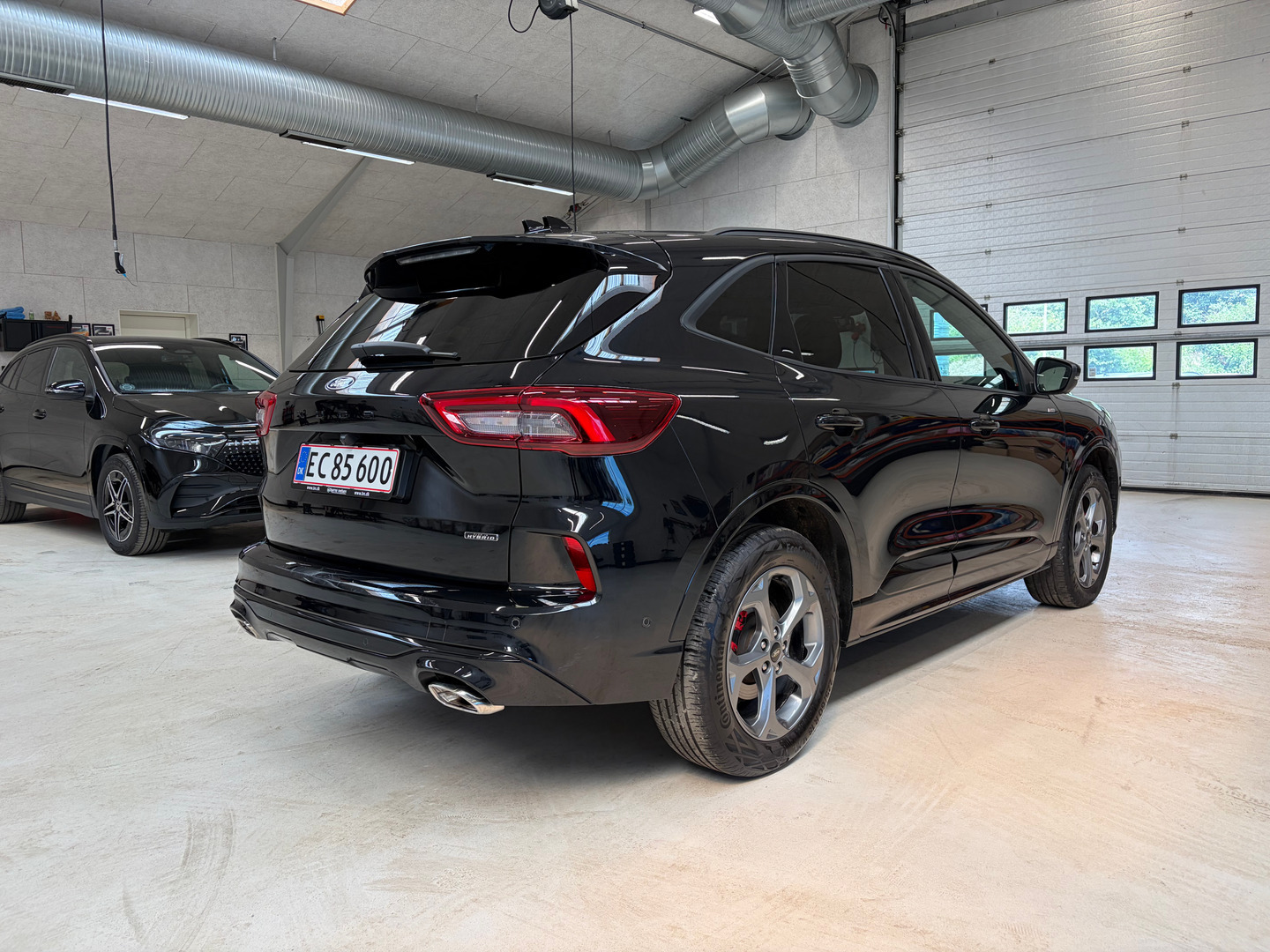 Sort Ford Kuga fra 2024