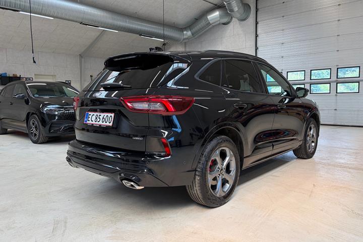 Sort Ford Kuga fra 2024