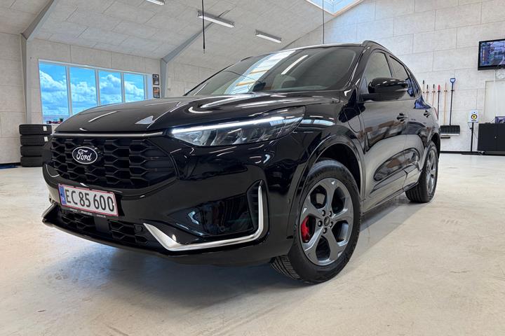 Sort Ford Kuga fra 2024