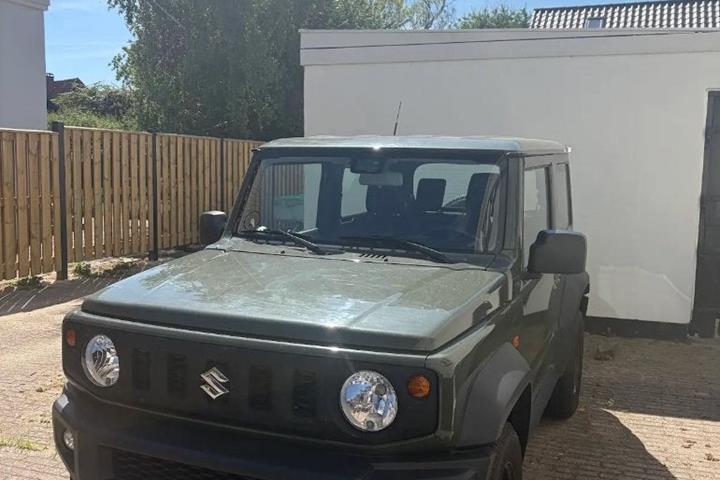 Grøn Suzuki Jimny fra 2019 set udefra