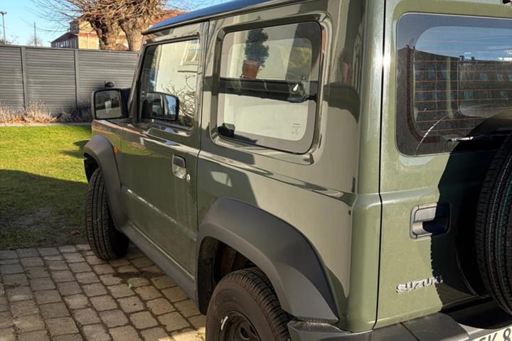Grøn Suzuki Jimny fra 2019