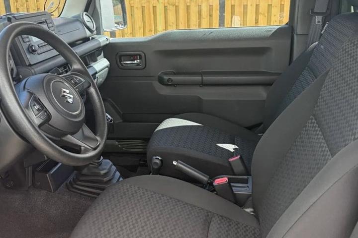 Grøn Suzuki Jimny fra 2019