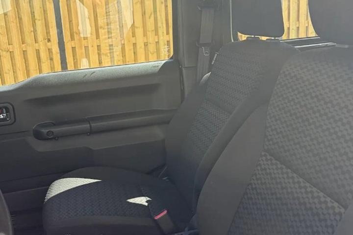 Grøn Suzuki Jimny fra 2019