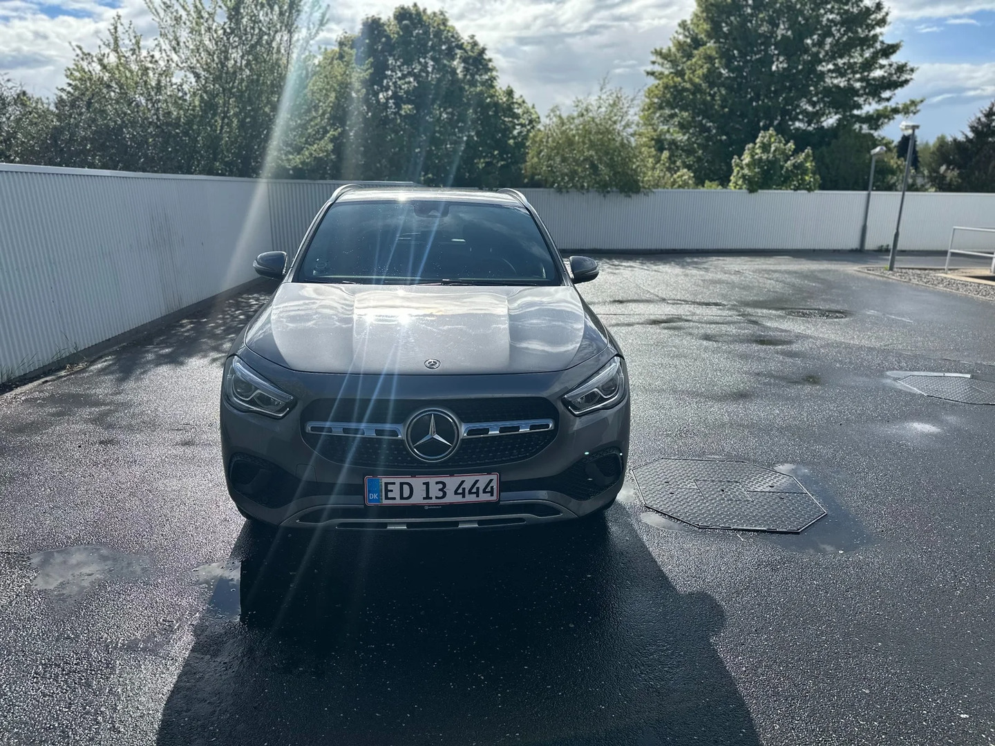 Grå Mercedes GLA250 fra 2020