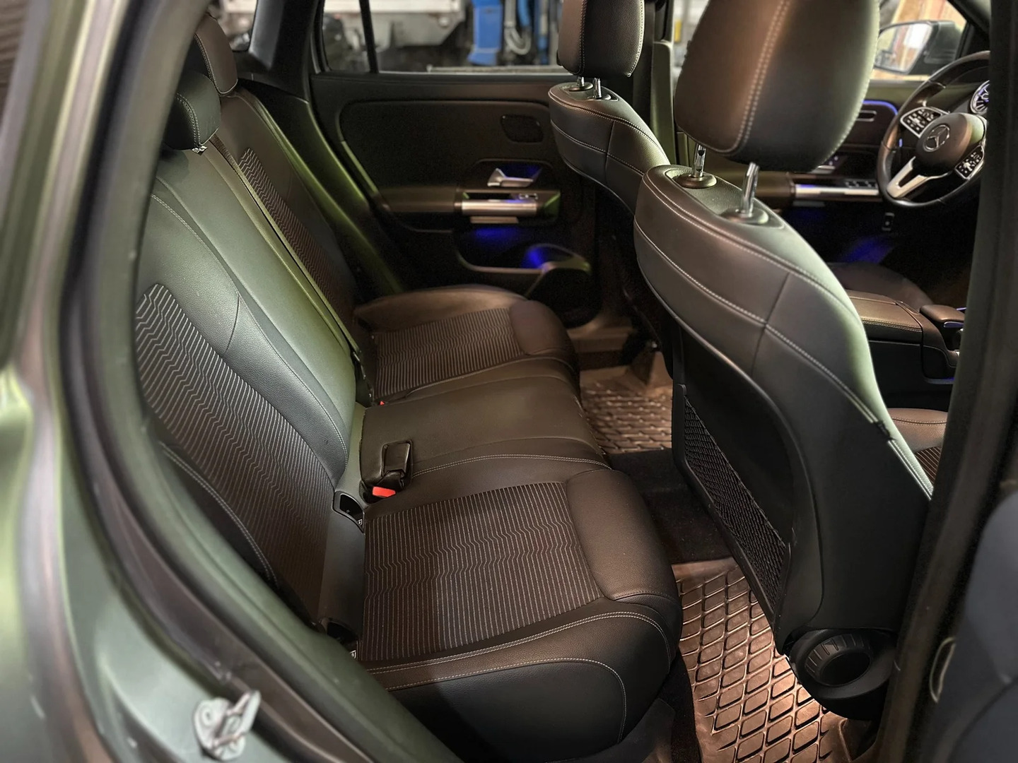 Grå Mercedes GLA250 fra 2020
