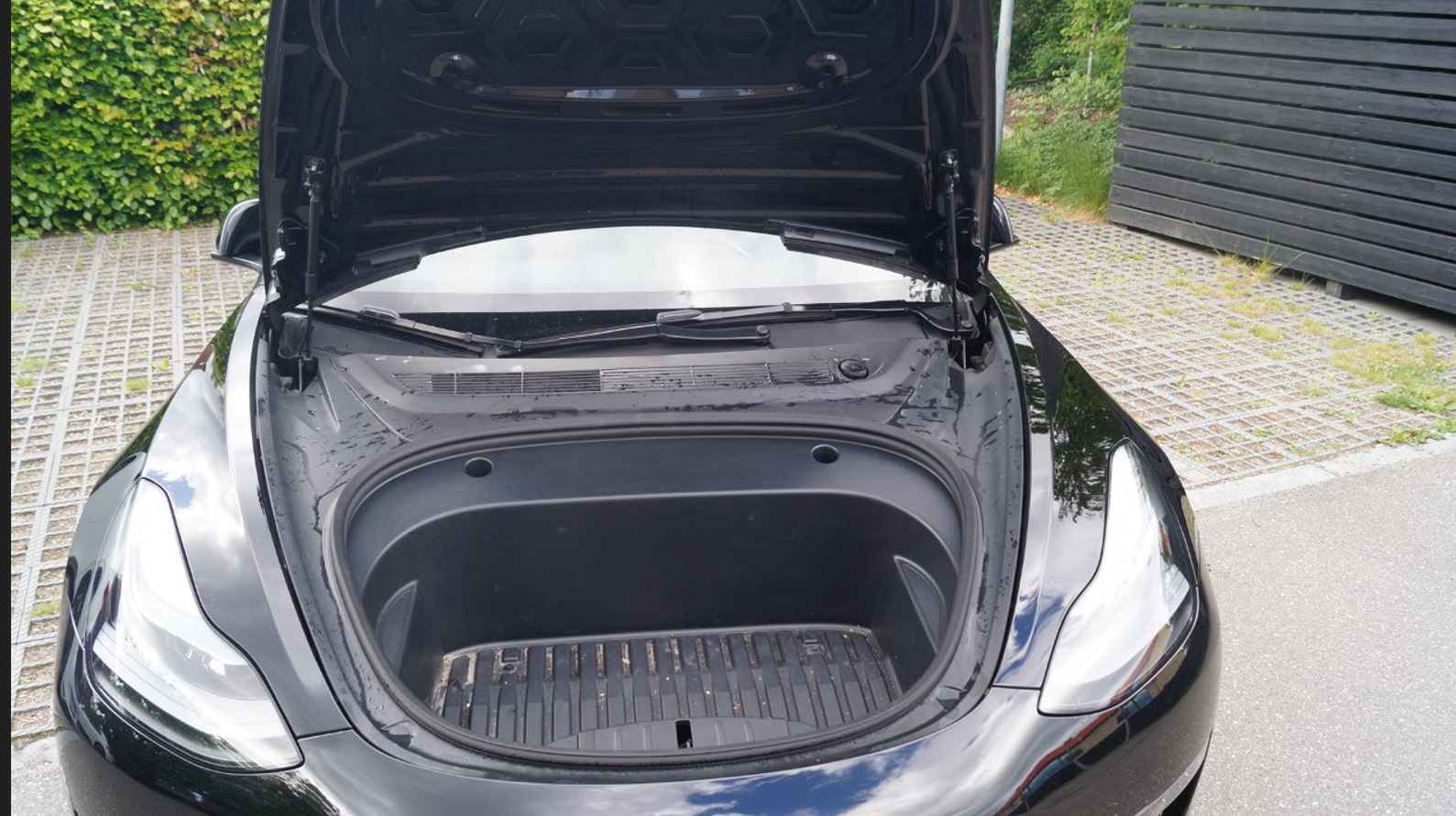 Sort Tesla Model 3 fra 2023