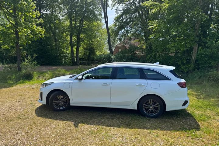 Hvid Kia Ceed fra 2021