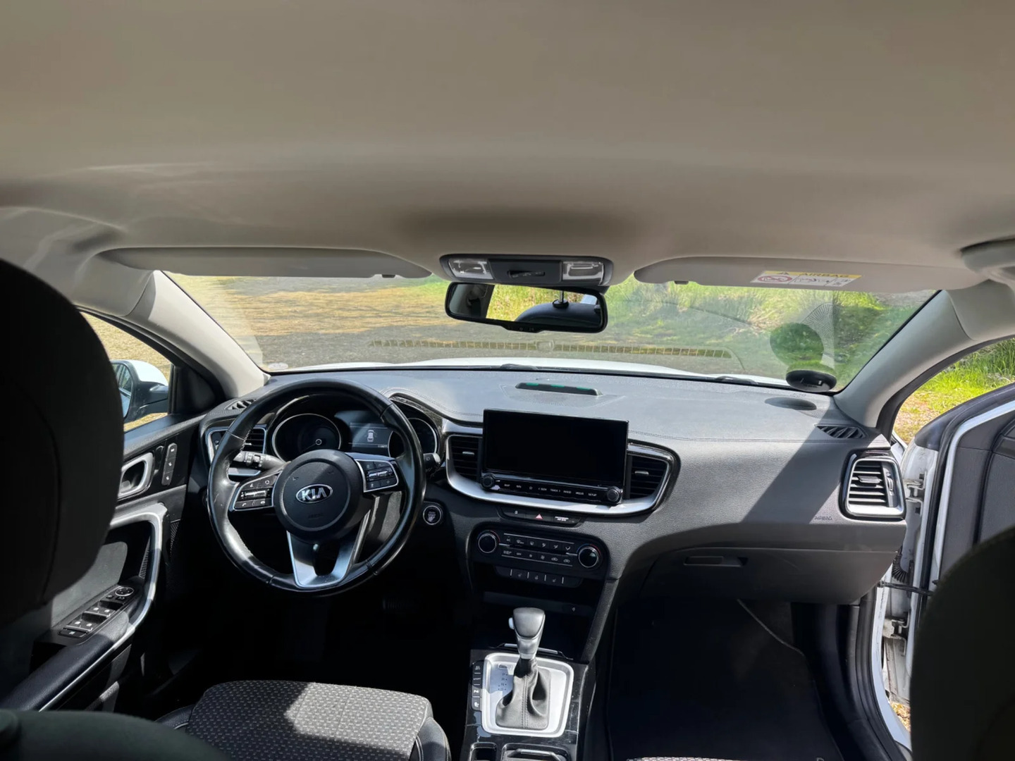 Hvid Kia Ceed fra 2021
