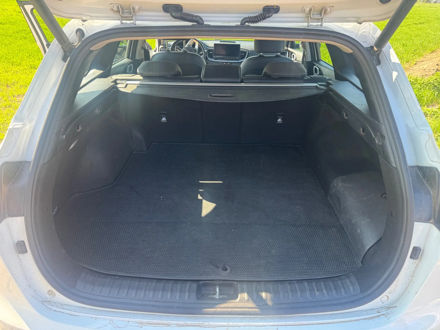 Hvid Kia Ceed fra 2021