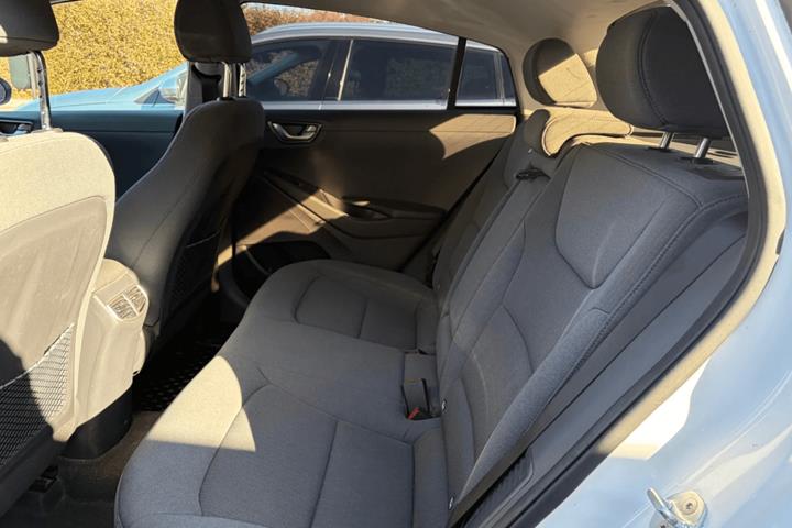 Hvid Hyundai Ioniq fra 2021