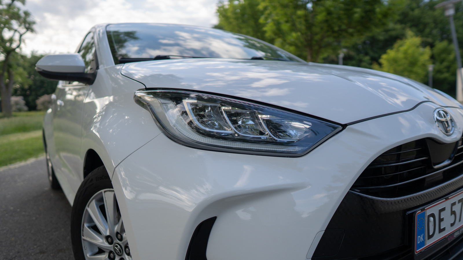 Hvid Toyota Yaris fra 2021