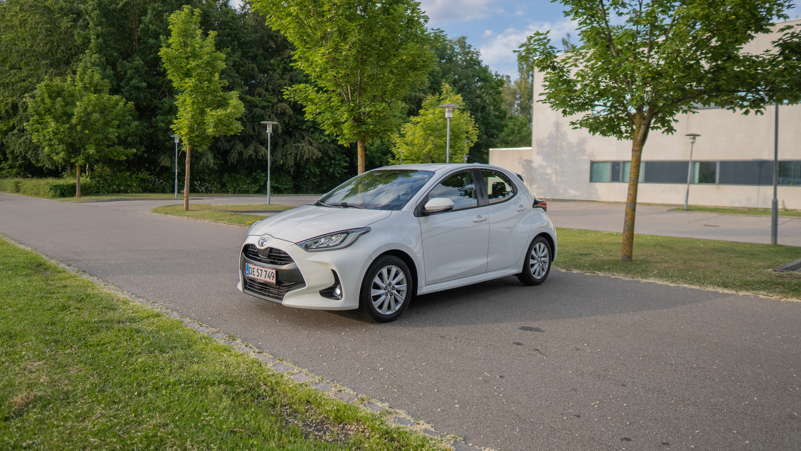Hvid Toyota Yaris fra 2021