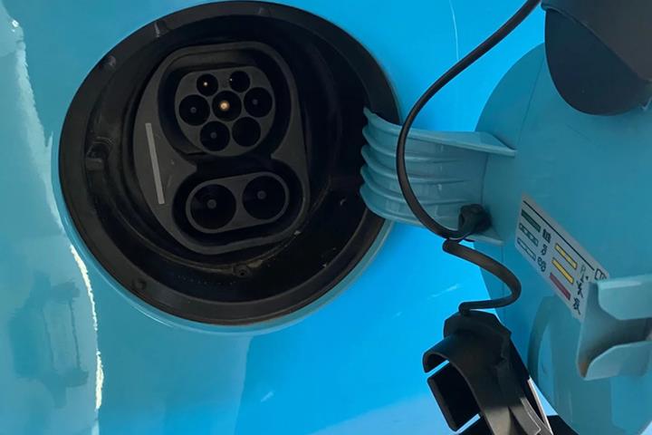 Blå VW E-UP! fra 2020