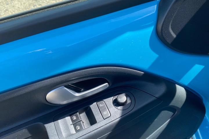 Blå VW E-UP! fra 2020