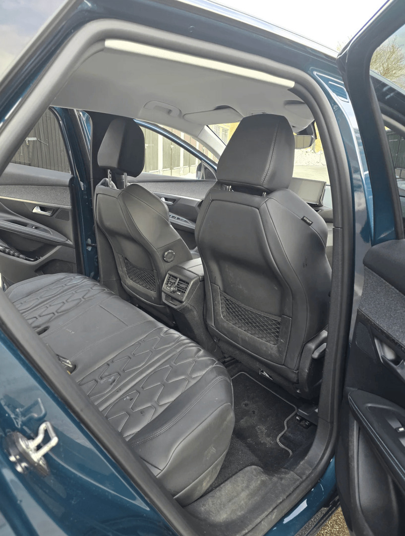Blå Peugeot 3008 fra 2022