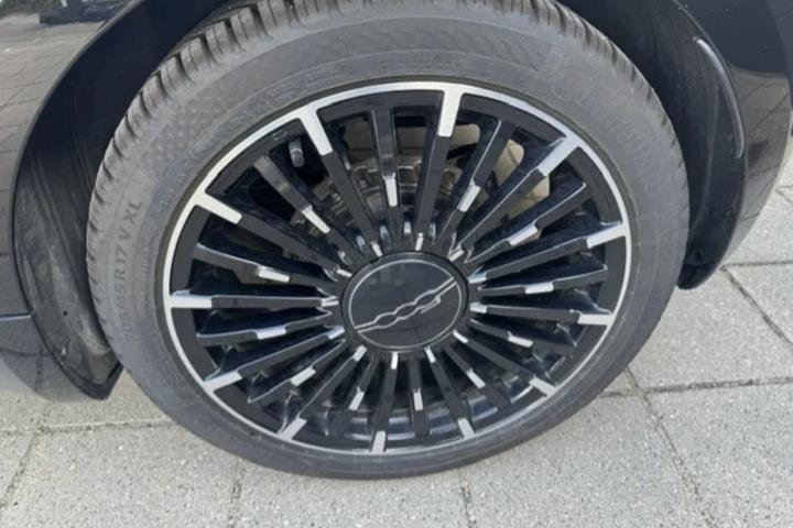 Sort Fiat 500e fra 2021