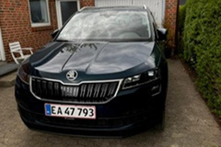 Blå Skoda Karoq fra 2021
