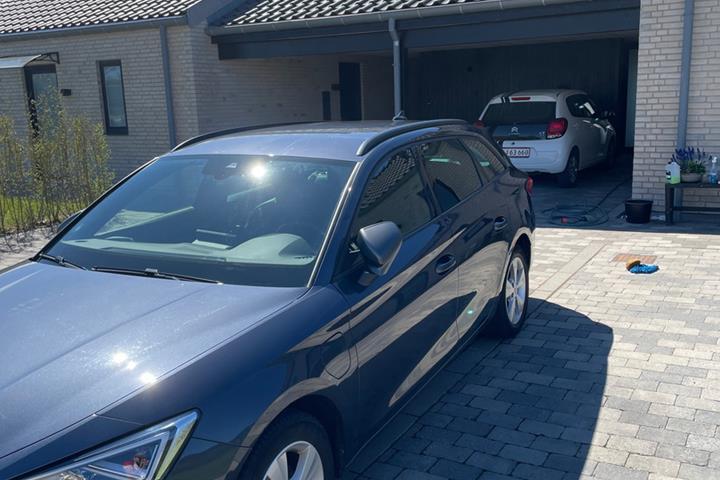 Grå Seat Leon fra 2020