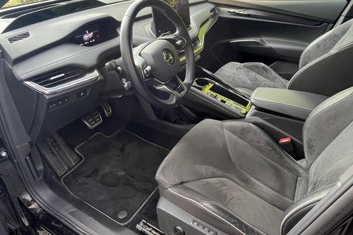 Sort Skoda Enyaq fra 2022
