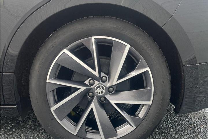 Sort Skoda Enyaq fra 2022