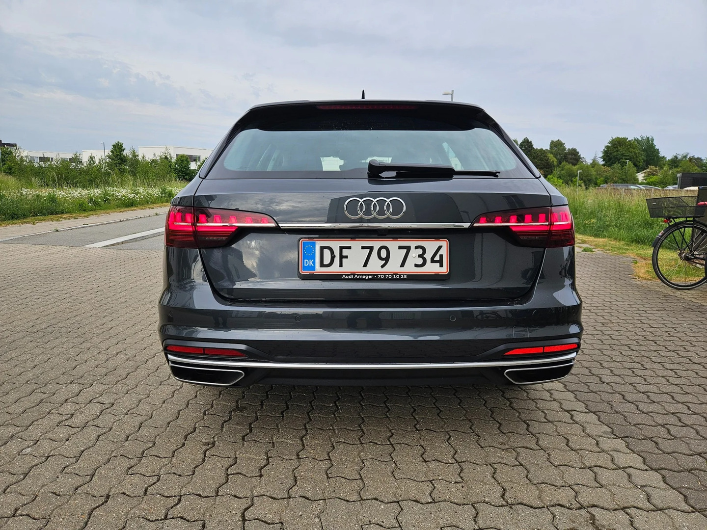 Grå Audi A4 fra 2021