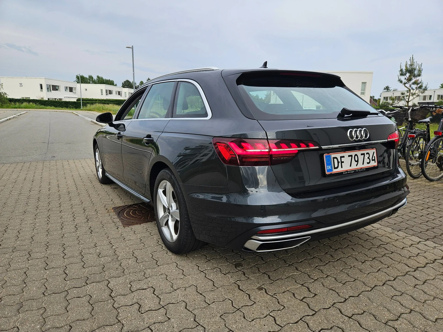Grå Audi A4 fra 2021