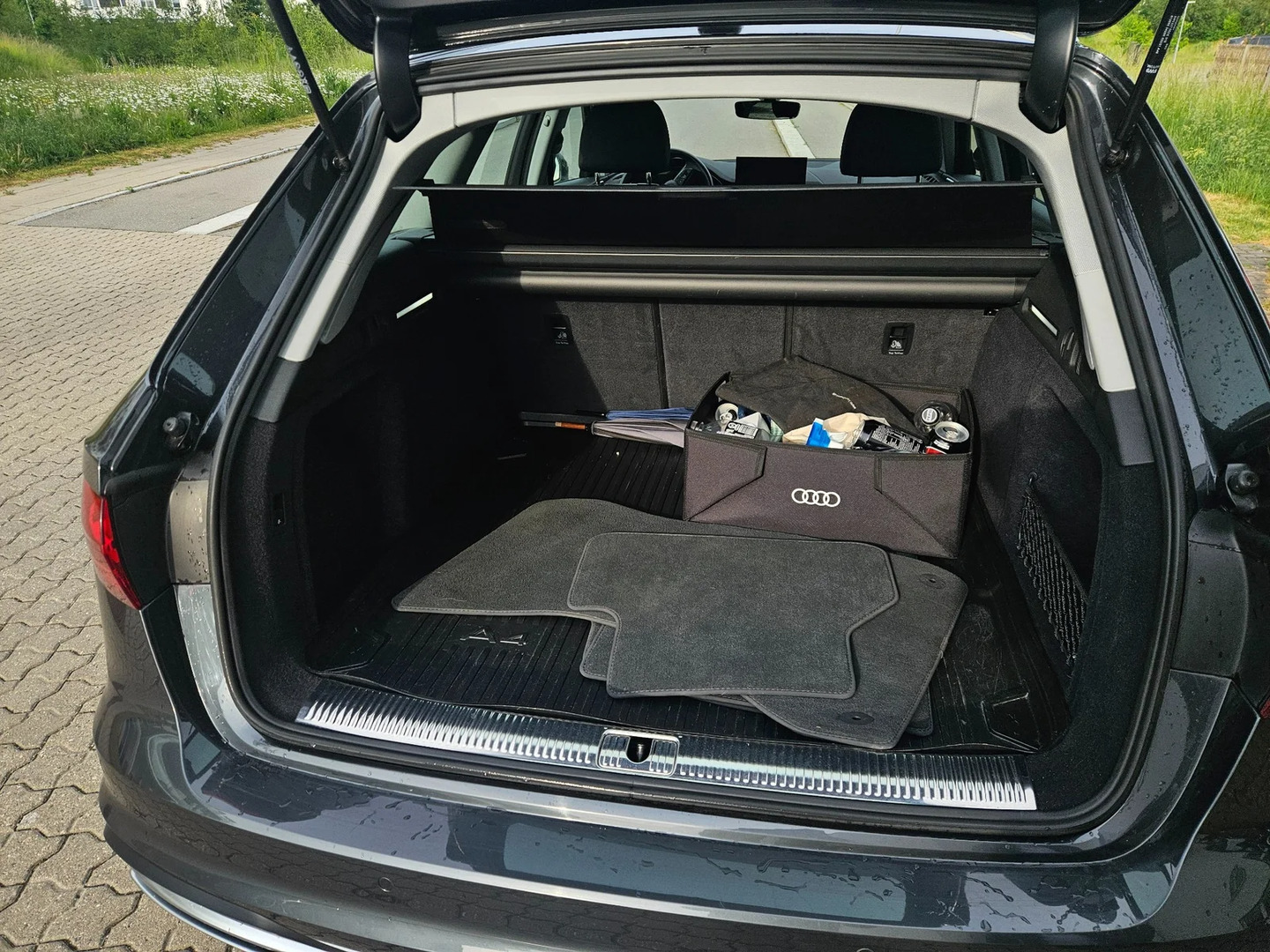 Grå Audi A4 fra 2021