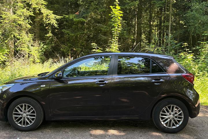 Brun Kia Rio fra 2018