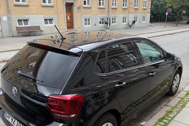 Sort VW Polo fra 2019