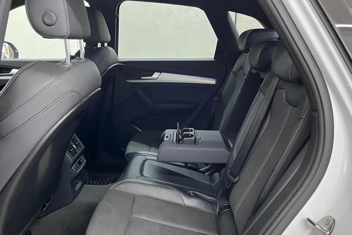 Hvid Audi Q5 fra 2022