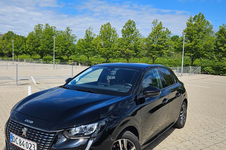 Sort Peugeot 208 fra 2021