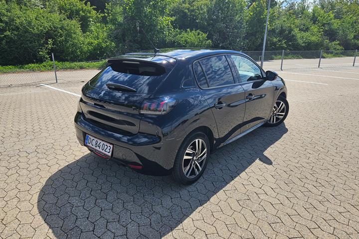 Sort Peugeot 208 fra 2021