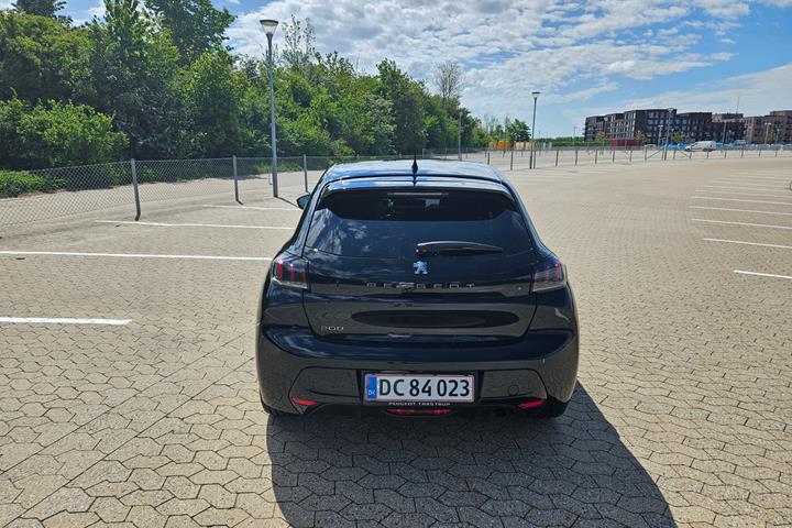 Sort Peugeot 208 fra 2021