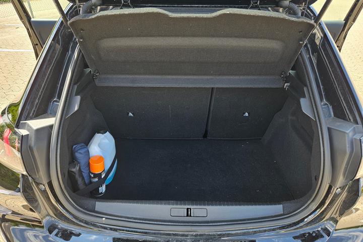 Sort Peugeot 208 fra 2021