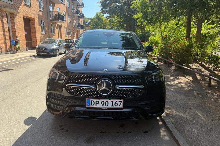Sort Mercedes GLE350 de fra 2021