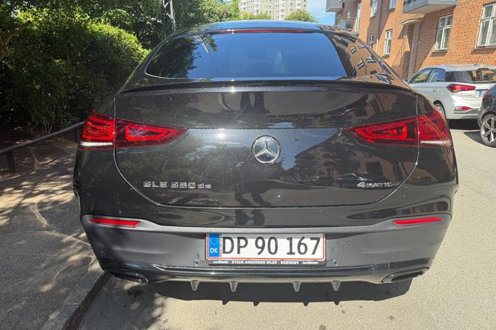 Sort Mercedes GLE350 de fra 2021
