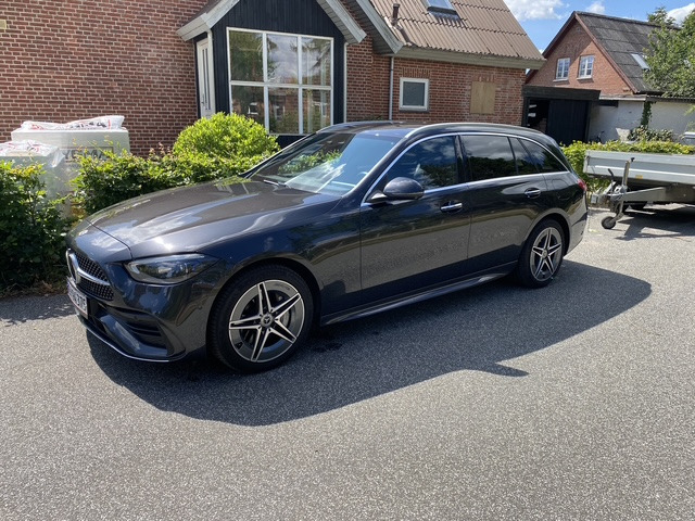 Sort Mercedes C300 e fra 2023
