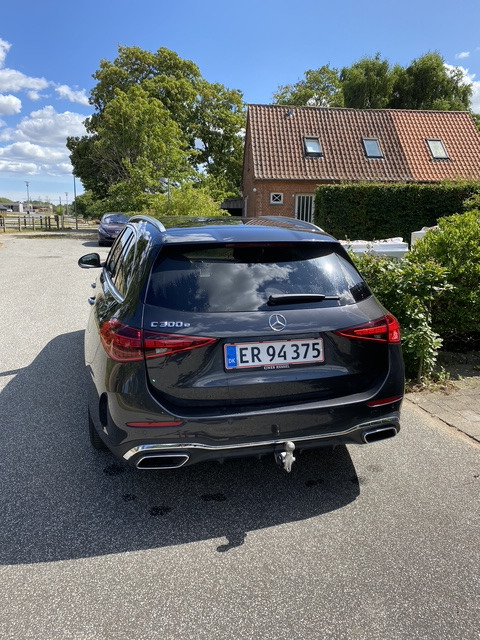 Sort Mercedes C300 e fra 2023