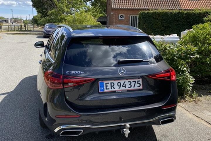 Sort Mercedes C300 e fra 2023