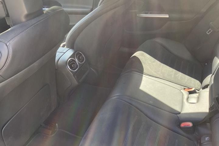 Sort Mercedes C300 e fra 2023