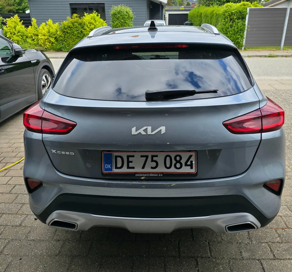 Grå Kia XCeed fra 2021