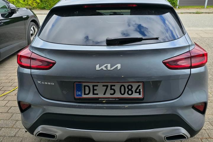 Grå Kia XCeed fra 2021