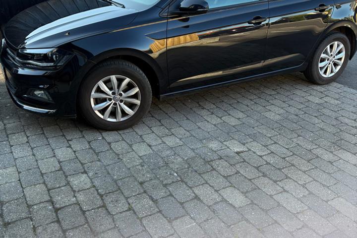 Sort VW Polo fra 2019