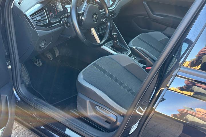 Sort VW Polo fra 2019