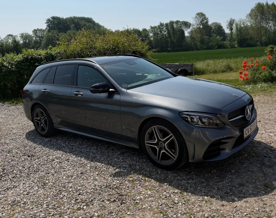 Grå Mercedes C200 fra 2020